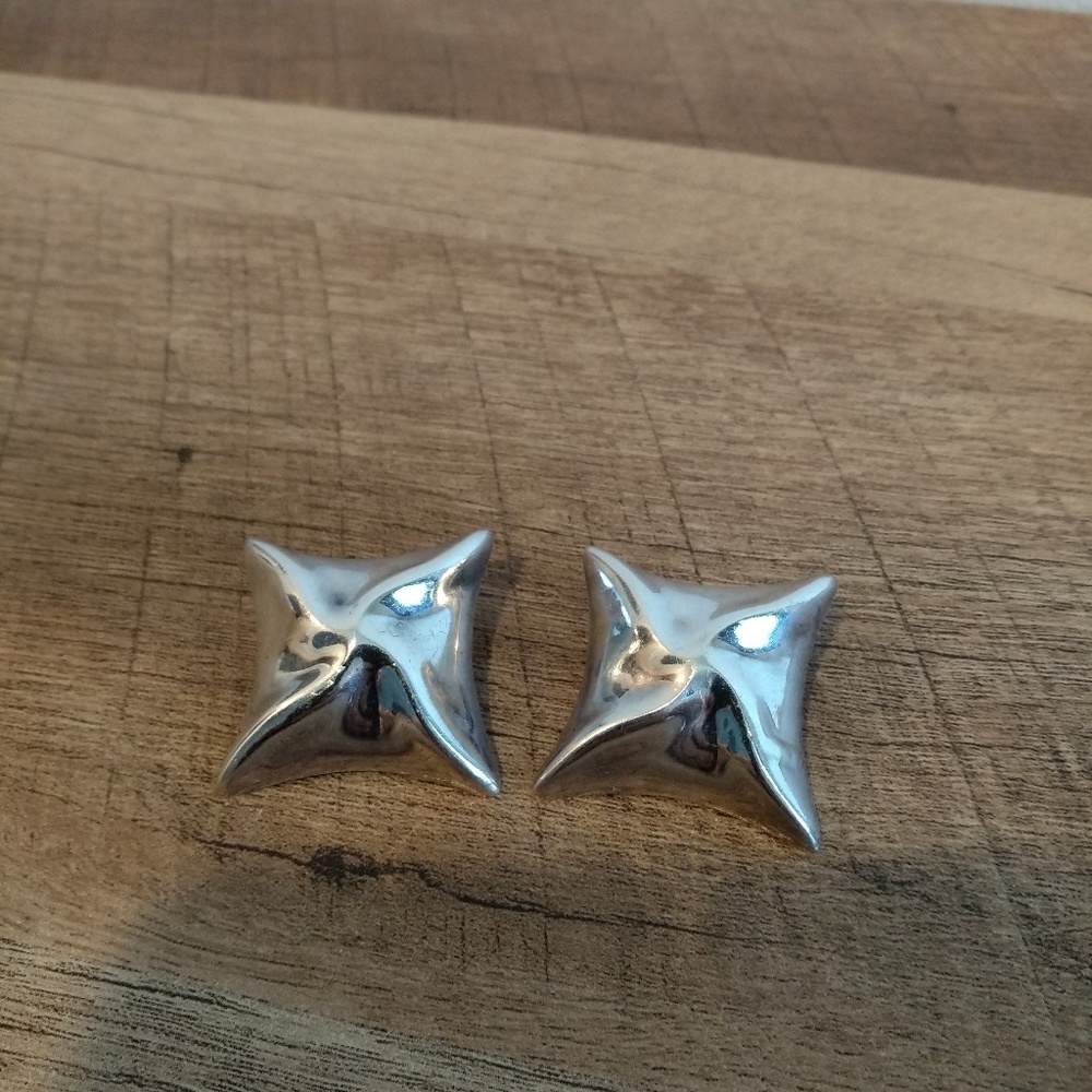 Sterling earrings..like a 🌟